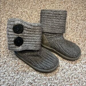Toddler 8 sweater Ugg boots